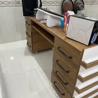 فروش وسایل و میز کاشت ناخن|آرایشگاه و سالن‌های زیبایی|یزد, |دیوار