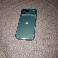 یک دستگاه مینی آیفون ۱۷