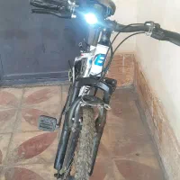 دوچرخه|دوچرخه، اسکیت، اسکوتر|صدرا-فارس, فاز ۱|دیوار