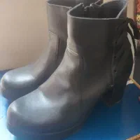 دو جفت بوت زیرقیمت