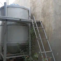تانکر پلاستیکی۲۲۰۰ لیتری با محافظ فلزی