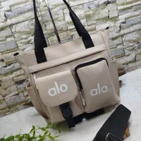 دوشی و زنانه|کیف، کفش، کمربند|مشهد, رده|دیوار