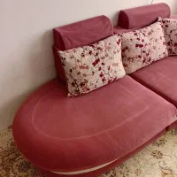 مبل نیم ست/ ۲ عدد راحتی + ۴ عدد کوسن/ سالم و تمیز|مبلمان خانگی و میز عسلی|کرمانشاه, |دیوار