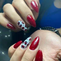 کاشت ناخن ولمینت وژلیش وپدیکور
