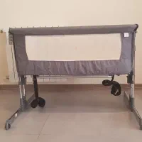 تخت کنار مادر آلمانی