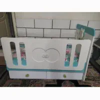 تخت بچه ویترین و میزتلویزیون|تخت و صندلی بچه|قم, ولیعصر|دیوار