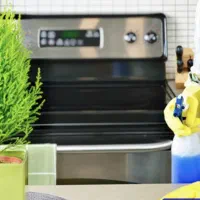 استخدام کمک یار منزل و پرستاری کودک