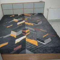 تخت دونفره به همراه تشک رویال و عسلی کنار تخت|تخت و سرویس خواب|قم, انسجام|دیوار