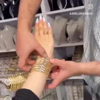 یک عدد زنجیر طلا گم شده