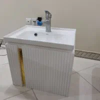 روشویی سرویس بهداشتی