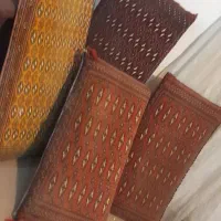 پشتی قدیمی ۴ عدد|پشتی|گلبهار, شهر جدید گلبهار|دیوار