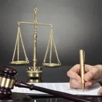 وکیل پایه یک دادگستری