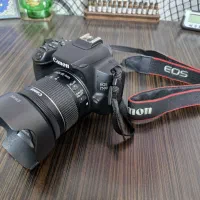 Canon 250D  تمیز، کم‌کارکرد، آماده عکاسی