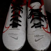 کفش سالنی تمیز