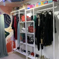 رگال سفید لباس سبک مینیمال