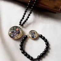 گردنبند رزینی خاص|بدلیجات|نجف‌آباد, باغ ملی|دیوار