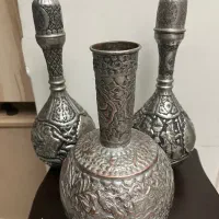 یه جفت جام مسی قدمت دار و یه تنگ قلم کاری کار دست