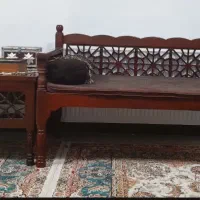 مبل سنتی دو نفره  همراه تشک و میز و متکا سالم و نو|مبلمان خانگی و میز عسلی|اصفهان, هزارجریب|دیوار