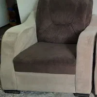 مبل راحتی یک سه نفره و یک تک نفره|مبلمان خانگی و میز عسلی|شیراز, گل سرخ|دیوار