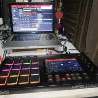 akai mpc touch میدی کنترلر و سینتی سایزر