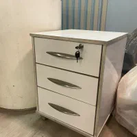 میز اداری و فایل
