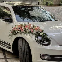 ماشین عروس و دسته گل