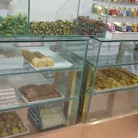 دو عدد ویترین شیرینی و یک عدد یخچال به فروش میرسد|فروشگاه و مغازه|داراب, |دیوار