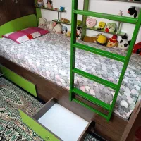 تخت دو طبقه کودک و نوجوان در حد نو|تخت و سرویس خواب|ملایر, |دیوار