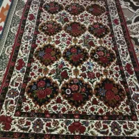 فرش دست بافت دراندازه ی ۱۷۰×۲۶۰رنگ ثابت
