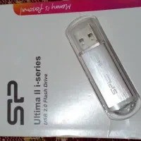 فلش ۳۲ و۱۶ گیگ|قطعات و لوازم جانبی رایانه|شیراز, ماه فیروزان|دیوار