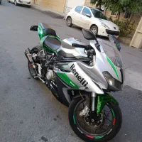 بنلی 300 ریس