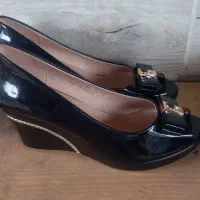 چندجفت کفش سایز۴۳ مردانه۳۹زنانه۲۸بچگانه|کیف، کفش، کمربند|لشت نشا, |دیوار