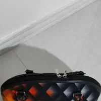 کیف|کیف، کفش، کمربند|بومهن, |دیوار