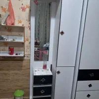 کمد و جاکفشی و میز تلوزیون