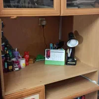 میز تحریر کتابخانه‌ای با فضای ذخیره‌سازی