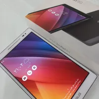 تبلت ایسوس zenpad 8 کاملا سالم به همراه شارژر اصلی