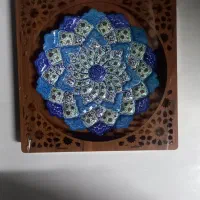 بشقاب مینا کاری دست ساز با قاب چوبی مشبکی|صنایع دستی و سایر لوازم تزئینی|اصفهان, پروین|دیوار