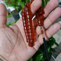 تسبیح کهربا پرچمی