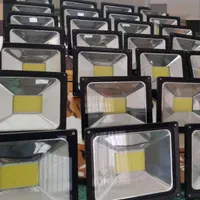 تعمیرات تخصصی لامپ و پروژکتور و تابلو چلنیوم