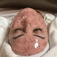 فشیال تخصصی پوست تخفیف خورد