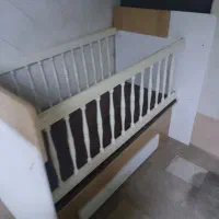 تخت کودک چوبی زیبا|تخت و صندلی بچه|تهران, قبا|دیوار