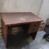 میز تحریر سالم و با کیفیت با چوب عالی