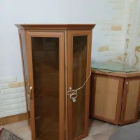 ویترین دو تکه وسه گوش برای کنج سالن زیبا وسالم|بوفه، ویترین، کنسول|فومن, |دیوار