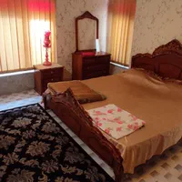 در بست مسکونی ویلایی با حیاط