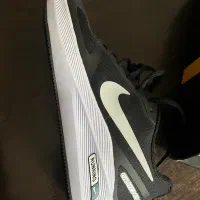 کتونی|کیف، کفش، کمربند|ساری, |دیوار