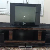 تلویزیون ومیز چوب ترکیه درحد نو