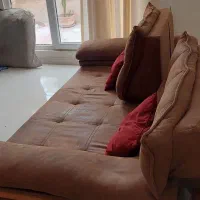 تخت با میز  و در حدآک|مبلمان خانگی و میز عسلی|کیش, |دیوار