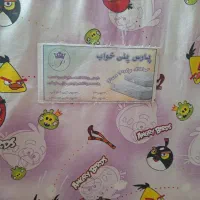یک عدد قالیچه بچه و یک عددتشک بچه در حد نو