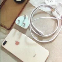 ایفون 8پلاس تمیز فروش فوری