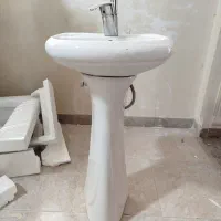 دو عدد روشویی بزرگ و کوچک